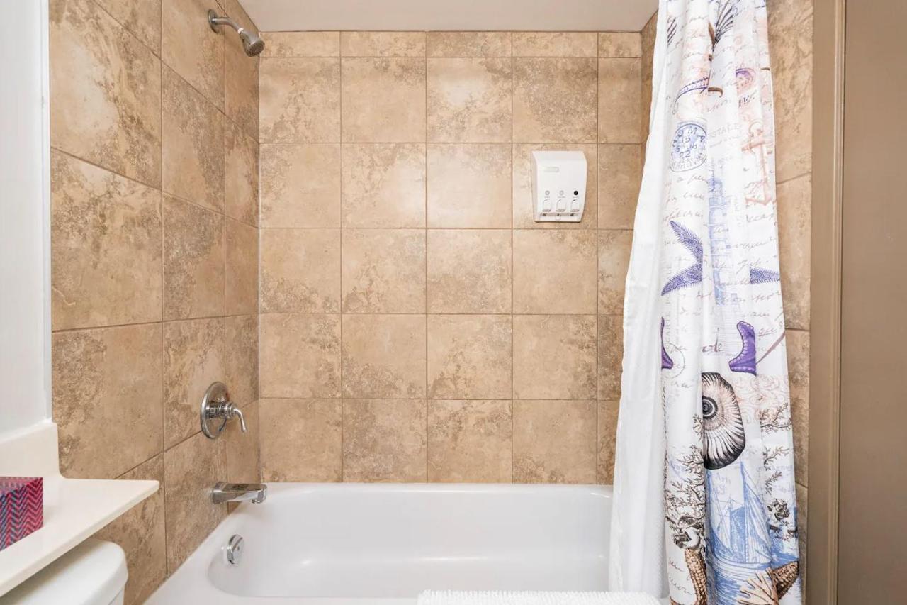 Entire Condo Downtown, Walk To Bmo & Stampede, Parking, 1,5 Hrs To Banff Calgary Zewnętrze zdjęcie
