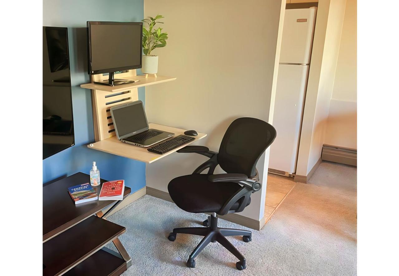 Entire Condo Downtown, Walk To Bmo & Stampede, Parking, 1,5 Hrs To Banff Calgary Zewnętrze zdjęcie